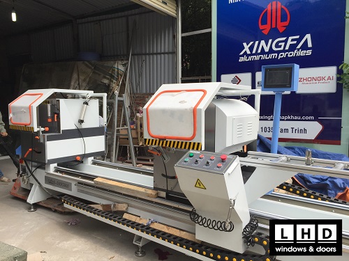 máy sản xuất cửa nhôm xingfa
